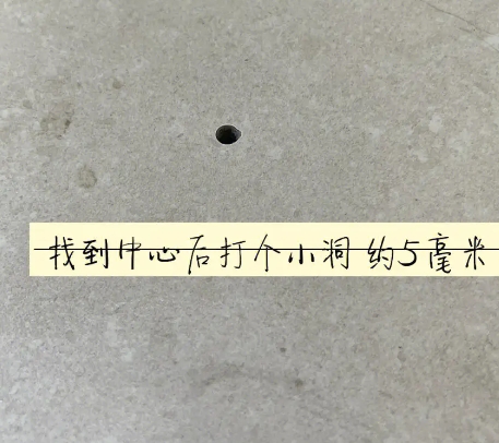 峨眉山瓷砖空鼓维修公司专业解答在瓷砖铺贴过程中，如果砂料搅拌不均匀，将会带来以下问题